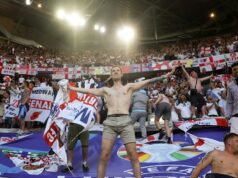 Vlajka Anglicka St George čelí zákazu majstrovstiev sveta, pretože Britom hrozí pokuta 2 500 libier | Futbal | Šport Vlajka Anglicka St George čelí zákazu majstrovstiev sveta, pretože Britom hrozí pokuta 2 500 libier | Futbal | Šport