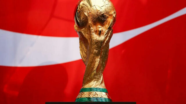 3. júna 2026; East Rutherford, New Jersey, USA; Celkový pohľad na FIFA World Cup Trophy vystavenú počas FIFA World Cup Trophy Tour na American Dream. Povinný kredit: Caean Couto-Imagn Images