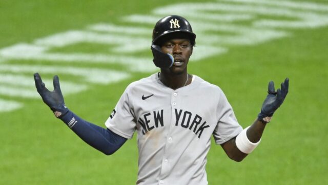 9. júna 2026; Cleveland, Ohio, USA; Druhý základný hráč New York Yankees Jazz Chisholm Jr. (13) reaguje po tom, čo v ôsmej smene proti Cleveland Guardians na Progressive Field zasiahol samostatný homerun. Povinný kredit: David Richard-Imagn Images