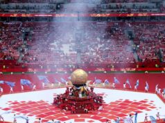 Vyhlásenie FIFA v snahe vysvetliť prázdne miesta podkopávajúce otváracie zápasy majstrovstiev sveta Všeobecný pohľad na výkon Elyanny a Jessie Reyezových počas otváracieho ceremoniálu pred zápasom B-skupiny Majstrovstiev sveta vo futbale 2026 medzi Kanadou a Bosnou