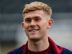 Vysnívaná obrana Newcastlu, keď Eddie Howe dostane podporu vo výške 88 miliónov libier a Lewis Hall sa rozhodol Lewis Hall z Newcastlu United