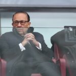 LONDÝN, ANGLICKO - 20. SEPTEMBER: David Sullivan, spolupredseda West Ham United, sa zúčastnil pred zápasom Premier League medzi West Ham United a Crystal Palace na londýnskom štadióne 20. septembra 2025 v Londýne v Anglicku. (Foto: Justin Setterfield/Getty Images)