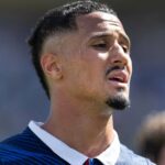 William Saliba kritizuje ihrisko finále Svetového pohára a odhaľuje „nezvyčajnú“ požiadavku na cvočky