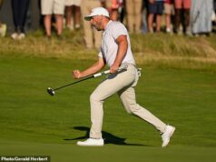 Wyndham Clark odoláva brutálnemu davu a posledný deň zápasí, aby sa uchytil a získal svoj druhý titul na US Open Wyndham Clark búrlivo oslavuje po tom, čo v nedeľu zahral birdie na 16. jamke v Shinnecock Hills