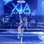 Xia Brookside vstupuje do wrestlingového ringu vo WWE Performance Center v Orlande na Floride
