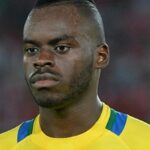 Obranca Gabonu Yrondu Musavu-King pózuje počas futbalového zápasu skupiny A Afrického pohára národov v roku 2015 medzi Burkinou Faso a Gabonom na Baťovom štadióne v Bati 17. januára 2015. AFP PHOTO / KHALED DESOUKI (Fotografia by mala čítať KHALED DESOUKI/AFP cez Getty Images)