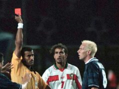 Za 72 rokov histórie majstrovstiev sveta poznalo Škótsko len neúspech a slávny neúspech… ale mohli by sa sny národa konečne splniť proti Maroku v Bostone? Craig Burley vidí červenú, keď Škótsko prehralo 3:0 s Marokom v St Etienne v roku 1998