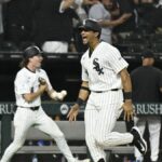 9. júna 2026; Chicago, Illinois, USA; Pravý hráč v poli Chicago White Sox Braden Montgomery (24) kričí, keď sa približuje k domácej mete po tom, ako odišiel z dvoch nájazdov počas desiatej zmeny proti Atlanta Braves v Rate Field. Povinný kredit: Matt Marton-Imagn Images