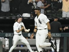 Zhrnutie MLB: Braden Montgomery z White Sox debutuje v HR 9. júna 2026; Chicago, Illinois, USA; Pravý hráč v poli Chicago White Sox Braden Montgomery (24) kričí, keď sa približuje k domácej mete po tom, ako odišiel z dvoch nájazdov počas desiatej zmeny proti Atlanta Braves v Rate Field. Povinný kredit: Matt Marton-Imagn Images