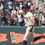 10. júna 2026; San Francisco, Kalifornia, USA; Bryce Eldrige (8) nominovaný na stopéra San Francisco Giants oslavuje, keď obchádza základne na grandslamovom turnaji za víťazstvom proti Washington Nationals počas deviatej smeny v Oracle Parku. Povinný kredit: Kelley L Cox-Imagn Images