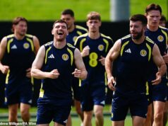 Život, ako ho poznáme, sa čoskoro zmení, história sa bude písať…a nádherné, čerstvé spomienky budú zapečatené v našich dušiach Škótsky kapitán Andy Robertson bol v dobrej nálade, keď viedol tréning v Charlotte