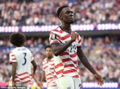 Zoznámte sa s Folarinom Balogunom: Jeho tehotná mama bola zmetená z odchodu z USA ohromujúcim zvratom osudu… teraz je z neho americký hrdina Svetového pohára Folarin Balogun strelil v piatok dva góly USA v prvom polčase proti Paraguaju