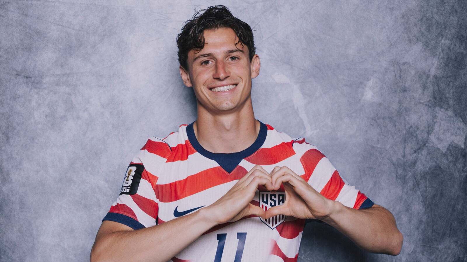 Zoznámte sa s Milanou D'Ambrou Aaronsonovou, ktorá sa vydala za hviezdu USMNT niekoľko hodín predtým, ako sa prihlásil do tímu Svetového pohára