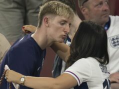 Zoznámte sa so zriedka vídaným miláčikom Anthonyho Gordona z detstva WAG, ktorý sa k nemu pripojí v Barcelone Anthony Gordon.