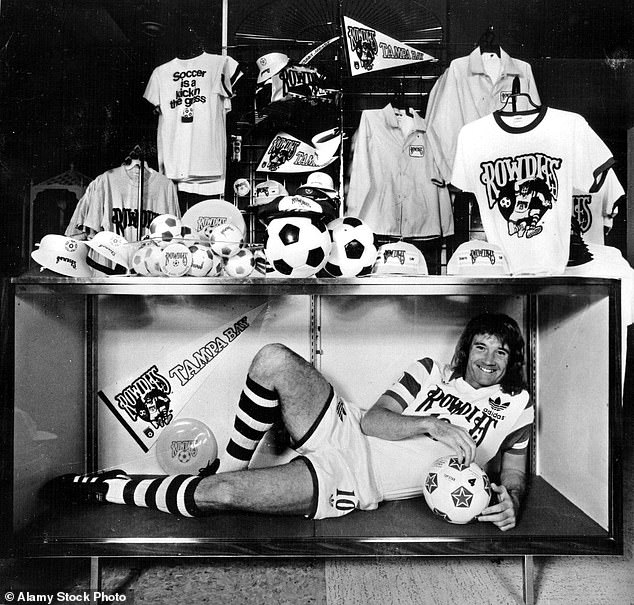 „Nemal zmysel pre humor, ten muž!“: Rodney Marsh o vtipe Marsh je plný nadšenia pre hru, ktorú osvetlil ako jeden z veľkých hráčov Maverick 60. a 70. rokov v QPR, Manchester City, Tampa Bay Rowdies a Fulham.