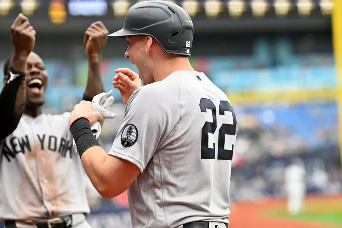 9. júla 2026; Petrohrad, Florida, USA; Útočník Ben Rice (22) z New York Yankees reaguje po tom, čo v tretej smene proti Tampe Bay Rays na Tropicana Field trafil dva body. Povinný kredit: Jonathan Dyer-Imagn Images