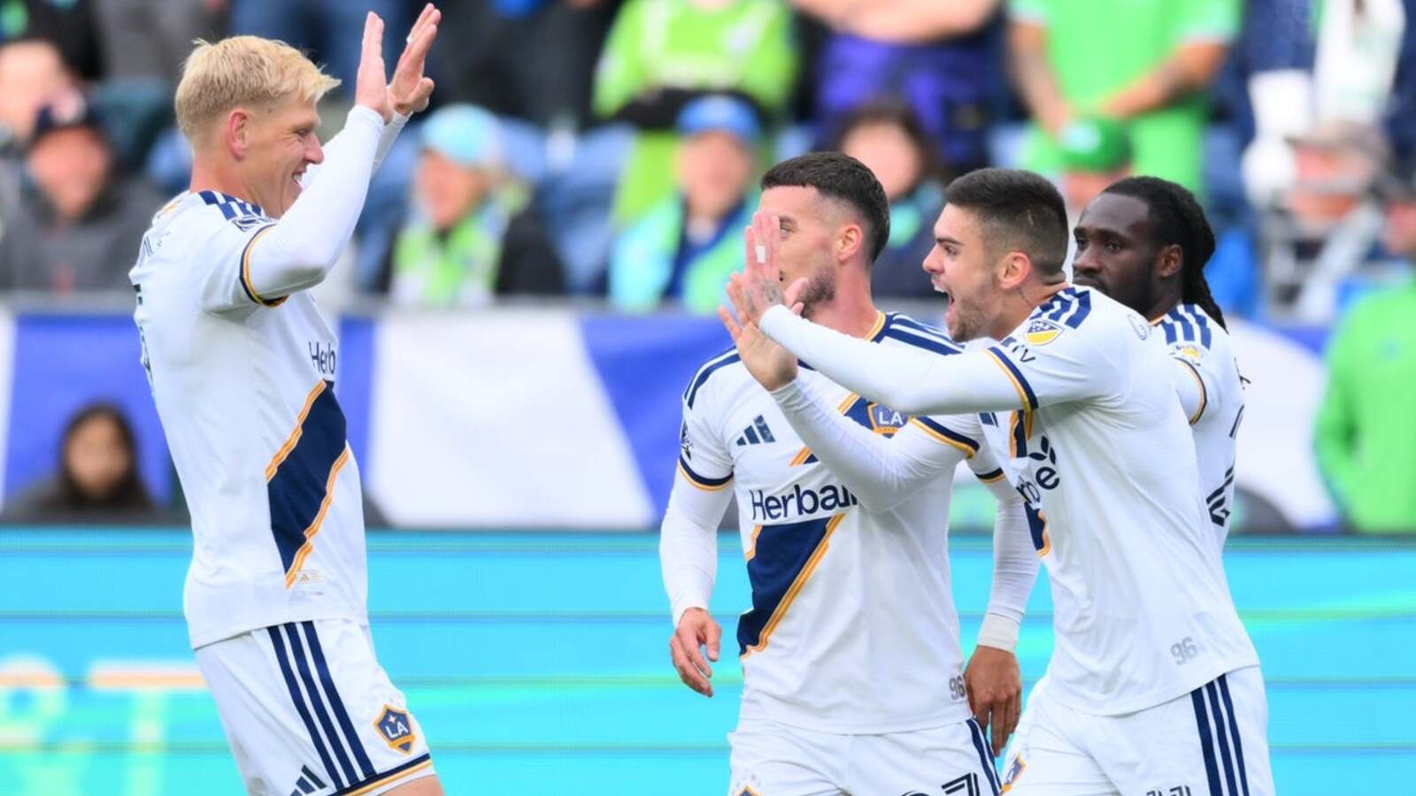 'Pride' byť vystavený ako LAFC, Galaxy zapojiť sa do El Trafico