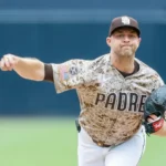 24. mája 2026; San Diego, Kalifornia, USA; Štartujúci nadhadzovač San Diego Padres Michael King (34) hádže nadhoz počas prvej zmeny proti Athletics v Petco Parku. Povinný kredit: David Frerker-Imagn Images
