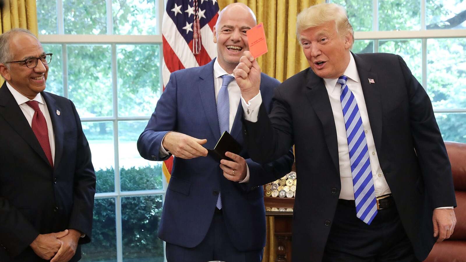 Ako reagovala anglická tlač na „korupciu“ FIFA, ktorá je v rozpore s Balogunovým zásahom Donalda Trumpa