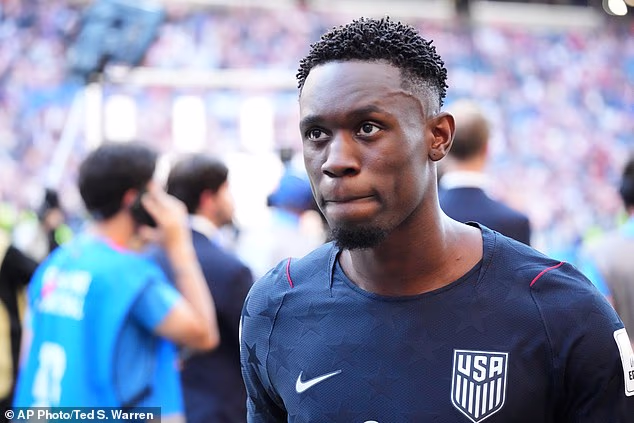 Folarin Balogun sa na Instagrame ospravedlnil zničeným fanúšikom USMNT