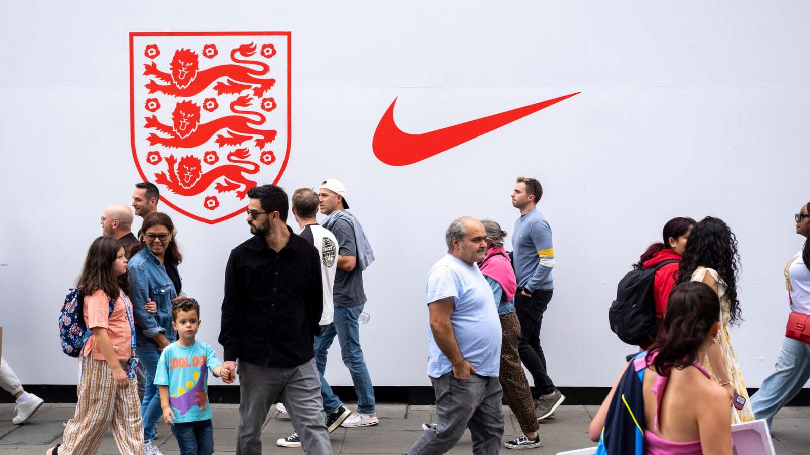 Anglicko je na ceste k získaniu prémie za Svetový pohár od Nike, keďže dohoda vo výške 400 miliónov libier bola odhalená