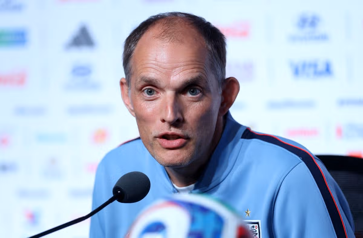 ATLANTA, GRUZÍNSKO – 30. JÚNA: Thomas Tuchel, manažér Anglicka, hovorí pre médiá počas anglickej tlačovej konferencie jeden deň pred zápasom 32. kola Svetového pohára FIFA 2026 medzi Anglickom a Kongom DR 30. júna 2026 v Atlante v štáte Georgia. (Foto Richard Pelham/Getty Images)