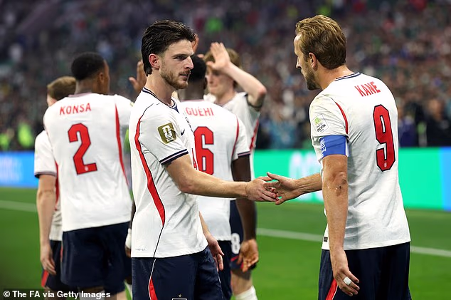 Declan Rice bol izolovaný od svojich anglických tímových kolegov po tom, čo sa dostal s chybou