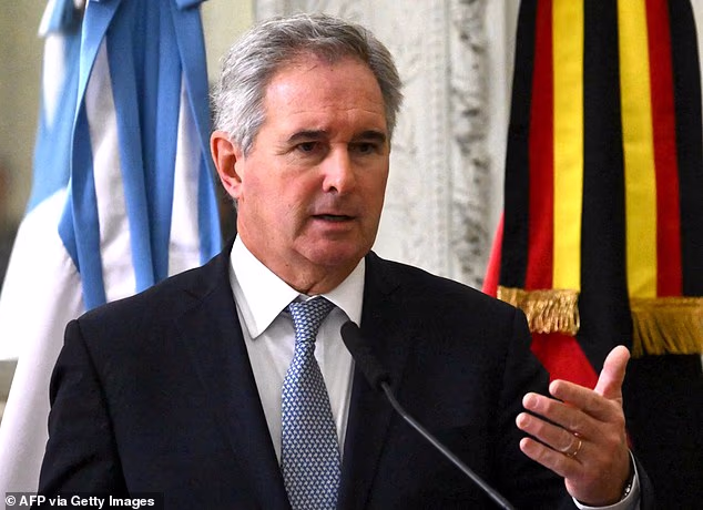 Argentínsky minister zahraničných vecí Pablo Quirno napísal polemiku o Falklandoch niekoľko dní pred stretnutím Anglicka a jeho krajiny.