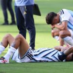 Najlepší Argentínčan Nahuel Molina reaguje po víťazstve Španielska vo finále majstrovstiev sveta medzi Španielskom a Argentínou v East Rutherford, NJ