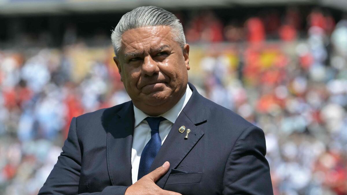 Argentínska futbalová asociácia popiera, že by jej prezident Tapia bol predvolaný americkými súdmi