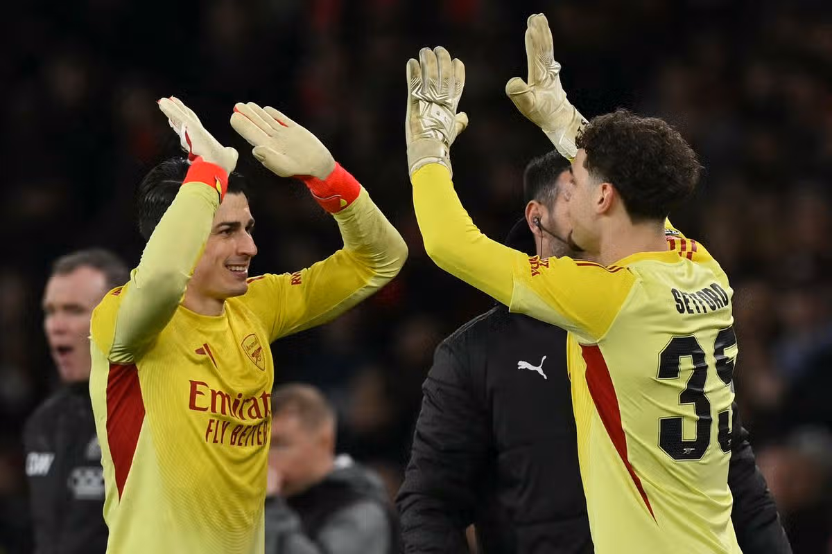 Kepa Arrizabalaga by mohol opustiť Arsenal toto leto s Tommym Setfordom, ktorý je momentálne treťou voľbou