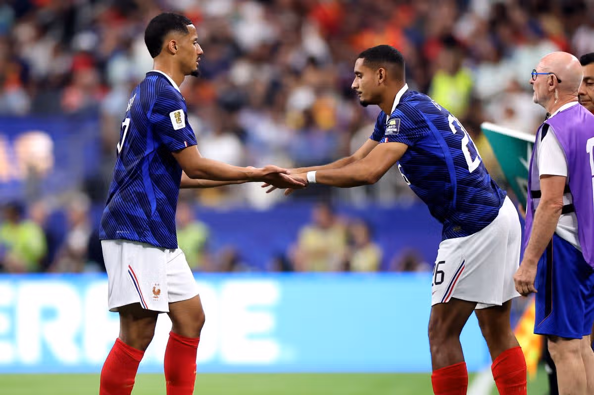 William Saliba bol nahradený Maxence Lacroix pre Francúzsko, ale teraz by mohol byť cieľom Arsenalu