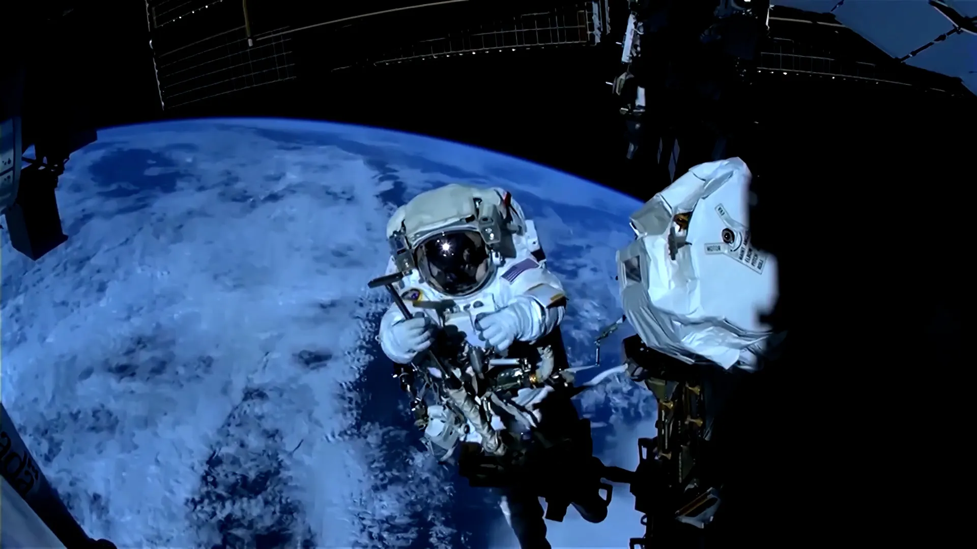 Astronauti NASA opravili robotické rameno | Priestor