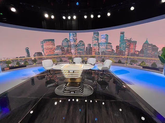 BBC kontroverzne prezentuje svoje spravodajstvo o Svetovom pohári od ich základne v Salforde až po semifinále