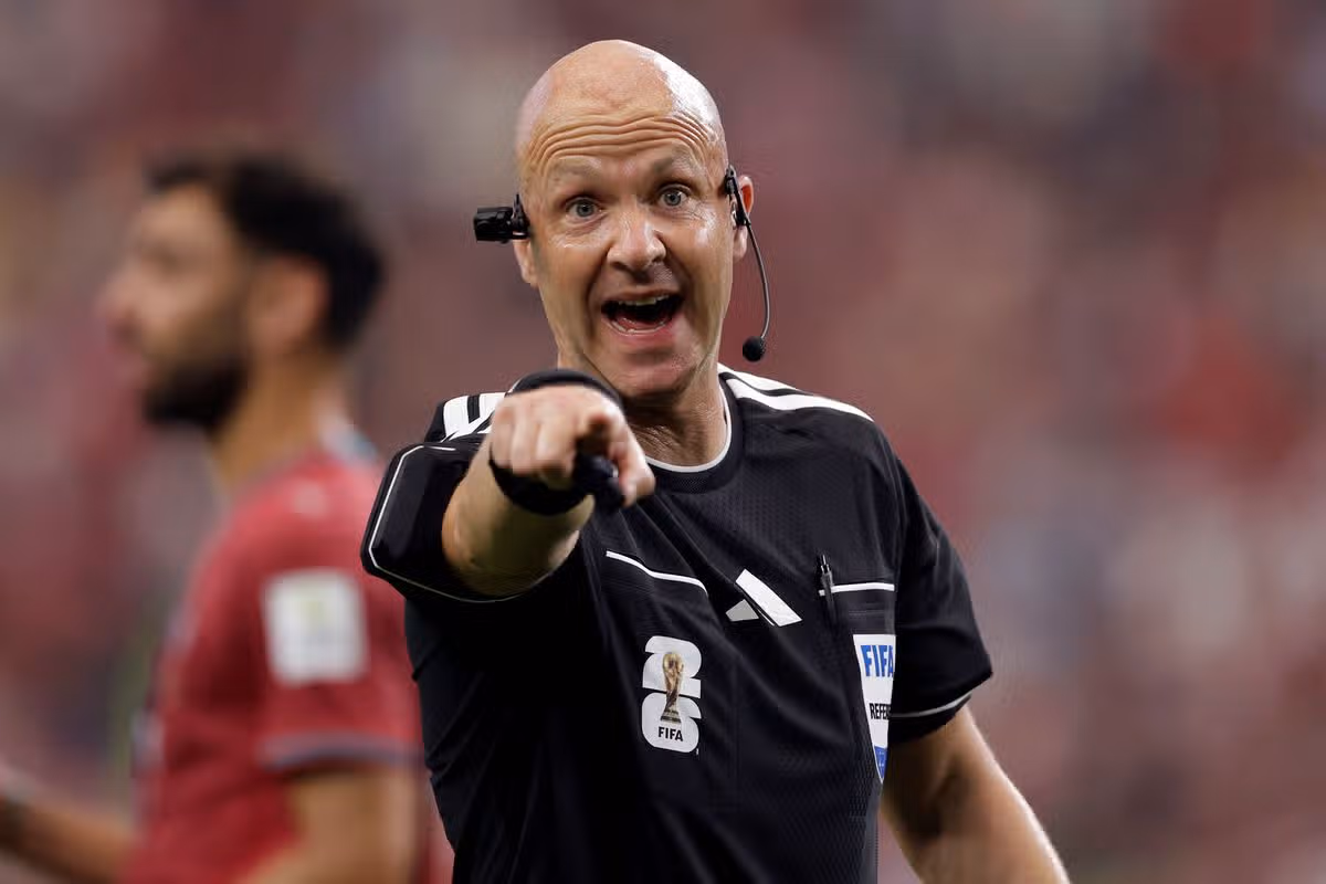 Rozhodca Premier League Anthony Taylor oznámil, že po účinkovaní na MS 2026 končí