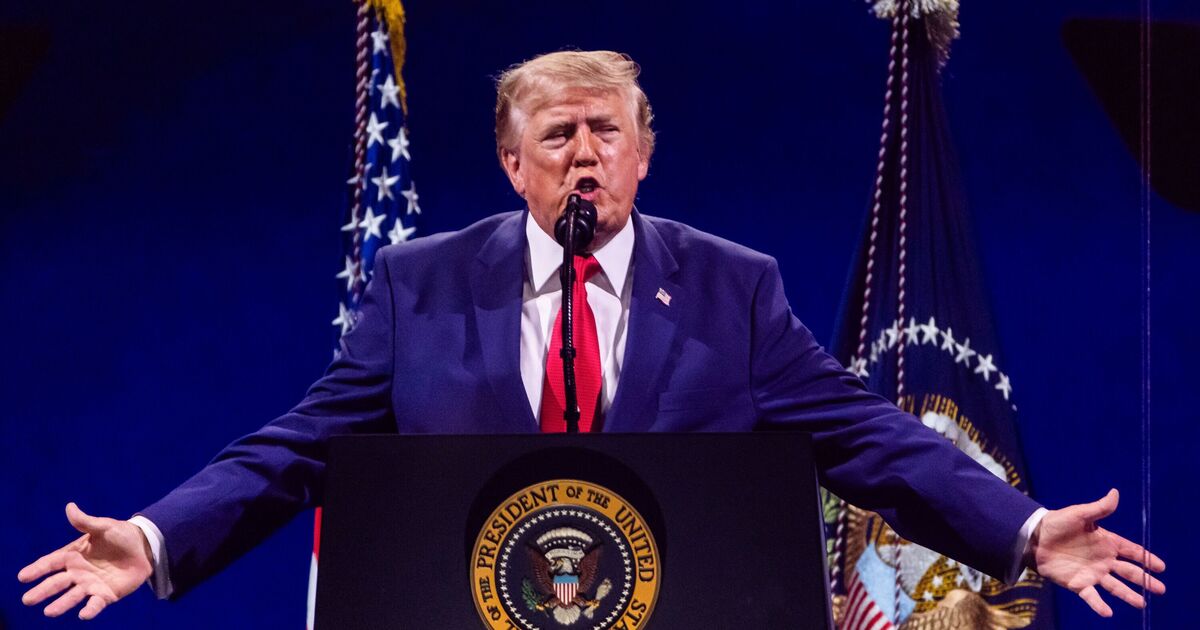 Balogun červená karta zúrivosť - Trump označený 'gangster', Infantino 'musí ísť' | Spojené kráľovstvo | Správy