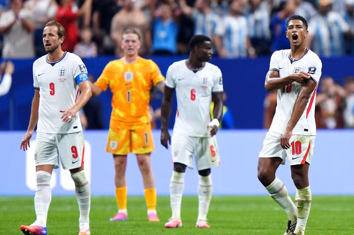 Anglicko proti Francúzsku v play-off o tretie miesto na majstrovstvách sveta vo futbale 2026 dnes večer v televízii