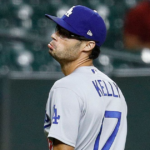 Bývalý nadhadzovač Dodgers Joe Kelly sa pripojil k trénerskému tímu na Corona High