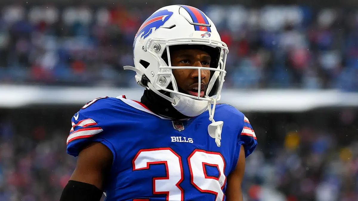 Levi Wallace reaguje na ihrisku Highmark Stadium.