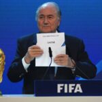 Bývalý prezident FIFA Sepp Blatter zasiahol po zvrátenej červenej karte Folarina Baloguna