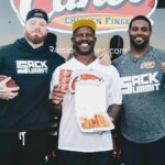 Maxx Crosby, Von Miller a Cam Jordan na Summite v Sacku