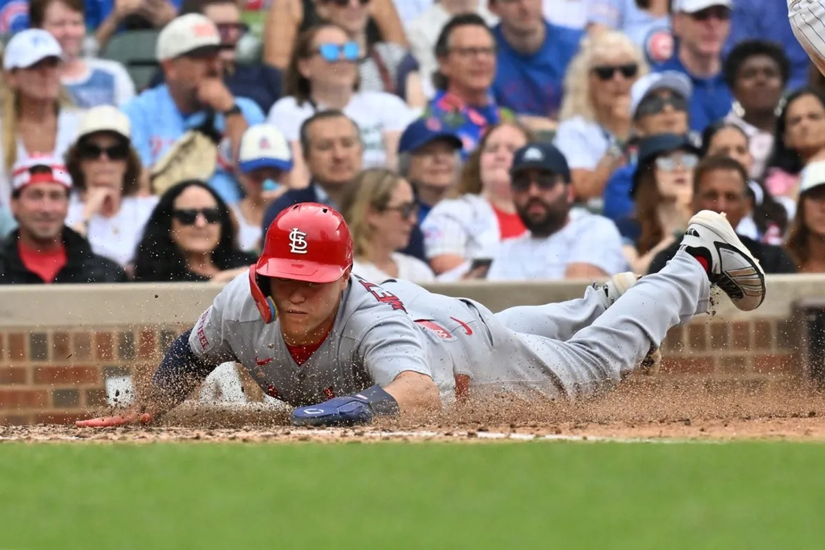 5. júla 2026; Chicago, Illinois, USA; Druhý základný hráč St. Louis Cardinals JJ Wetherholt (26) skóroval proti Chicago Cubs počas ôsmej zmeny na Wrigley Field. Povinný kredit: Patrick Gorski-Imagn Images