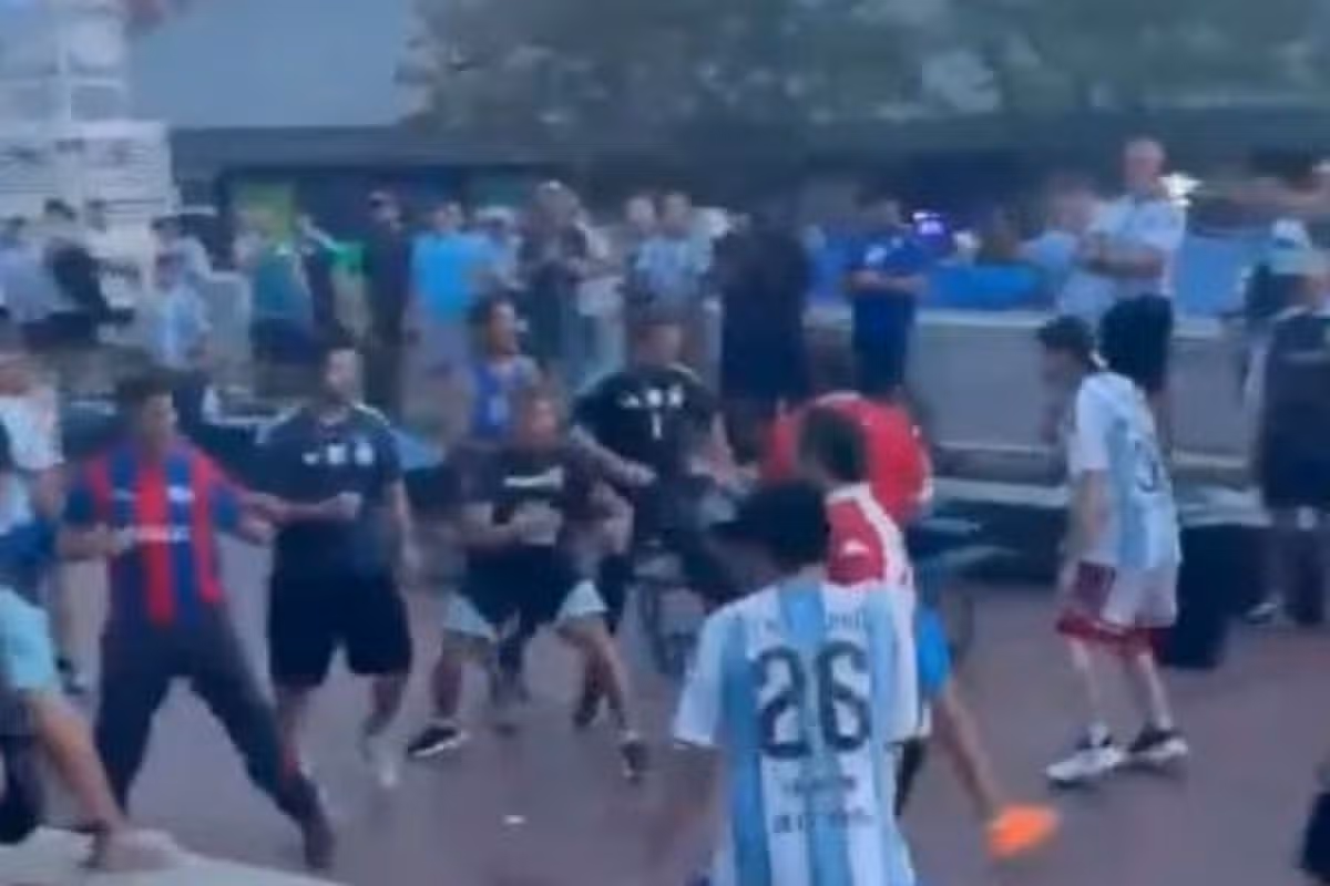 Argentínski fanúšikovia bojujú v Atlante