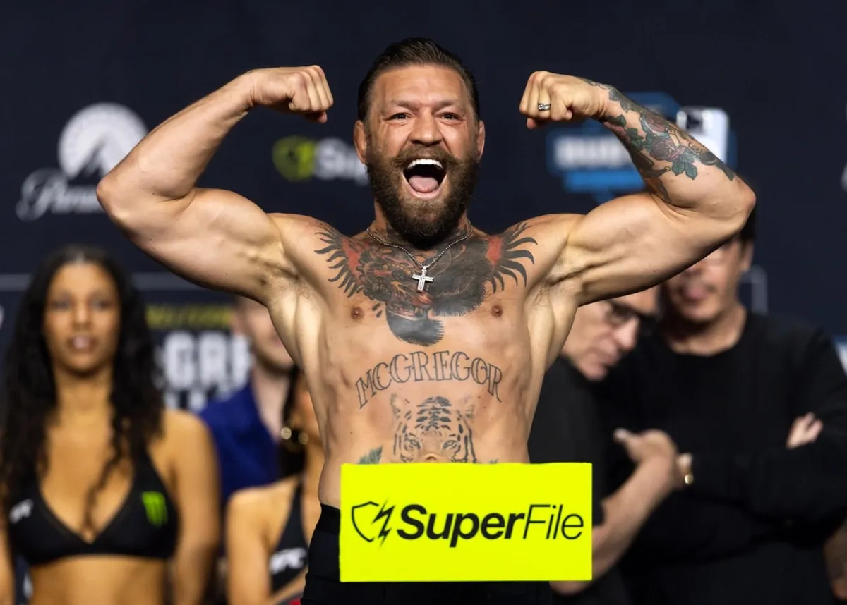 10. júla 2026; Las Vegas, Nevada, USA; Conor McGregor reaguje počas váženia na UFC 329 v T-Mobile Arene. Povinný kredit: Mark J. Rebilas-Imagn Images