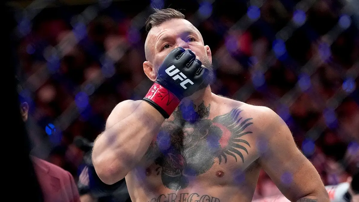 Conor McGregor reaguje po bitke v Las Vegas.