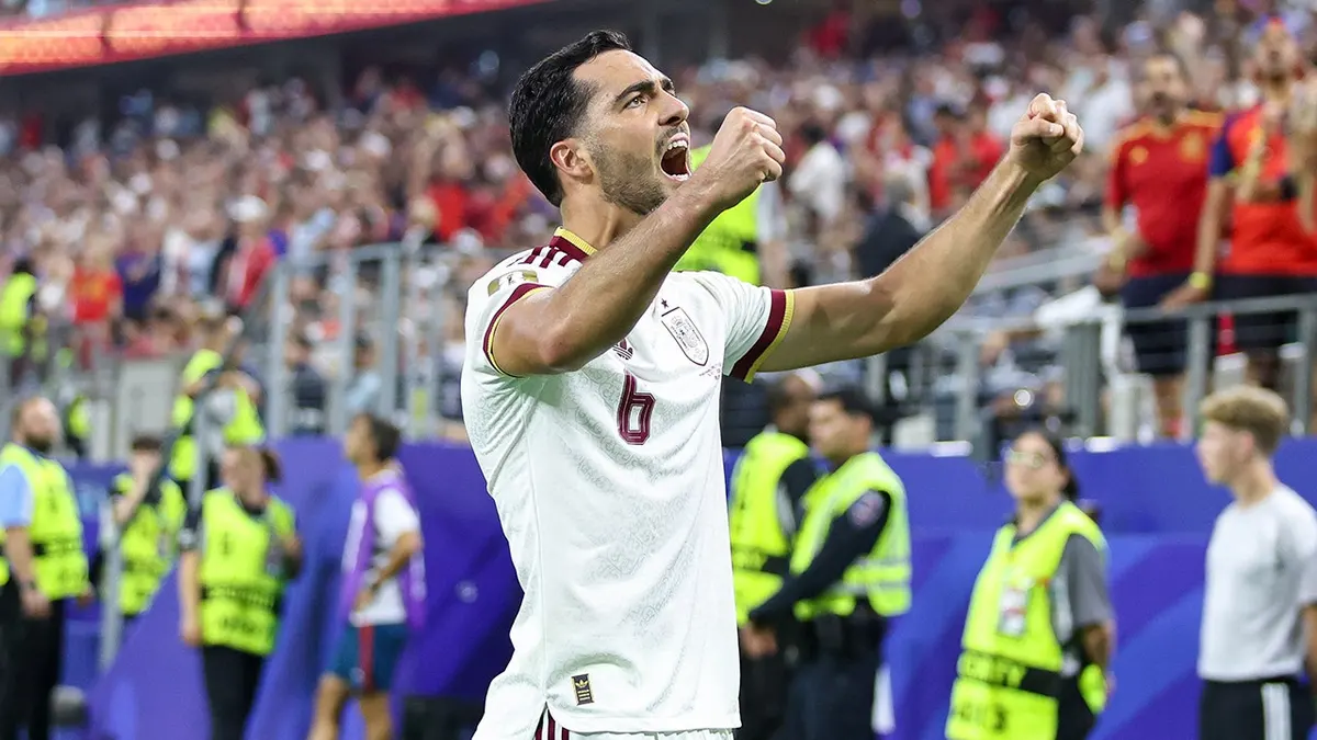 Mikel Merino oslavuje gól