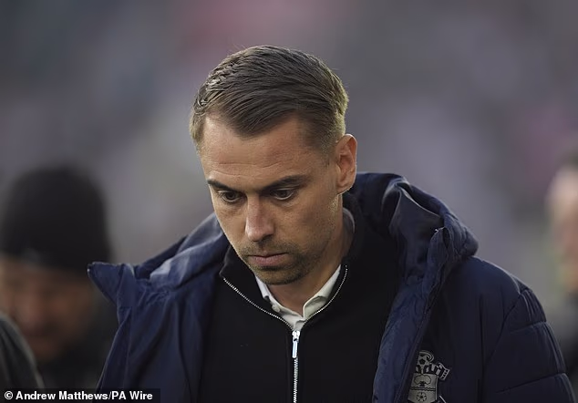 Šéf Southamptonu Tonda Eckert bol obvinený FA z troch porušení úradných povinností po škandále Spygate.