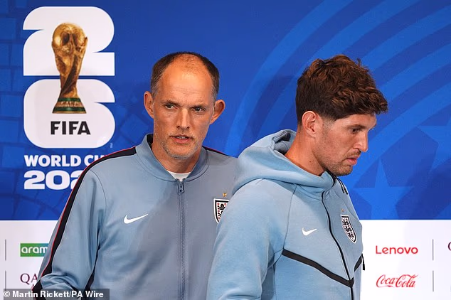 Vedľa Tuchela sedel emotívny John Stones, ktorý sa stále tváril urazene, a tvrdil, že nebol schopný spracovať kapituláciu po pravdepodobne jeho poslednom vystúpení na majstrovstvách sveta.