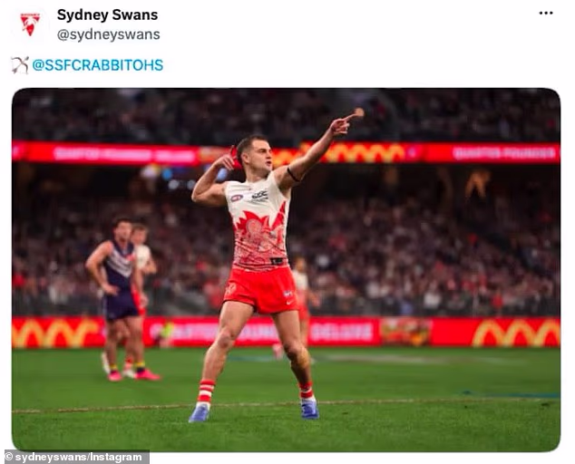 Hviezda Sydney Swans Tom Papley usporiadal v NRL oslavu luku a šípu na počesť Jai Arrowa