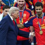 Donald Trump odtrhnutý nabok, pretože sa objavil na majstrovstvách sveta v štvorslovnom údere | Futbal | Šport